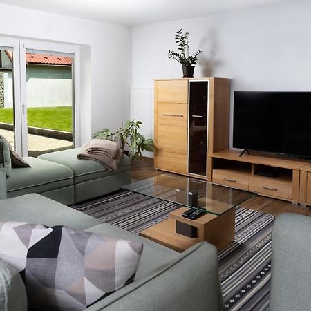 Stylish Apartment Under The Tatras สตราบา ภายนอก รูปภาพ