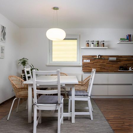 Stylish Apartment Under The Tatras สตราบา ภายนอก รูปภาพ